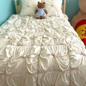 Anthropologie Lazybones Rosette Jersey Quilt